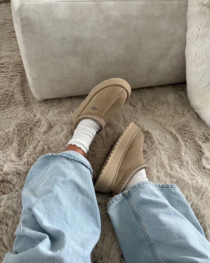 Ugg Tazz Platform Slippers - Sneakers Club EU | Authentic Sneakers Online Nike, Adidas, Jordan & More